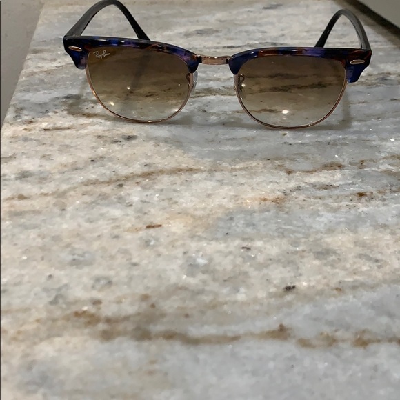 Ray Ban glasses worn once